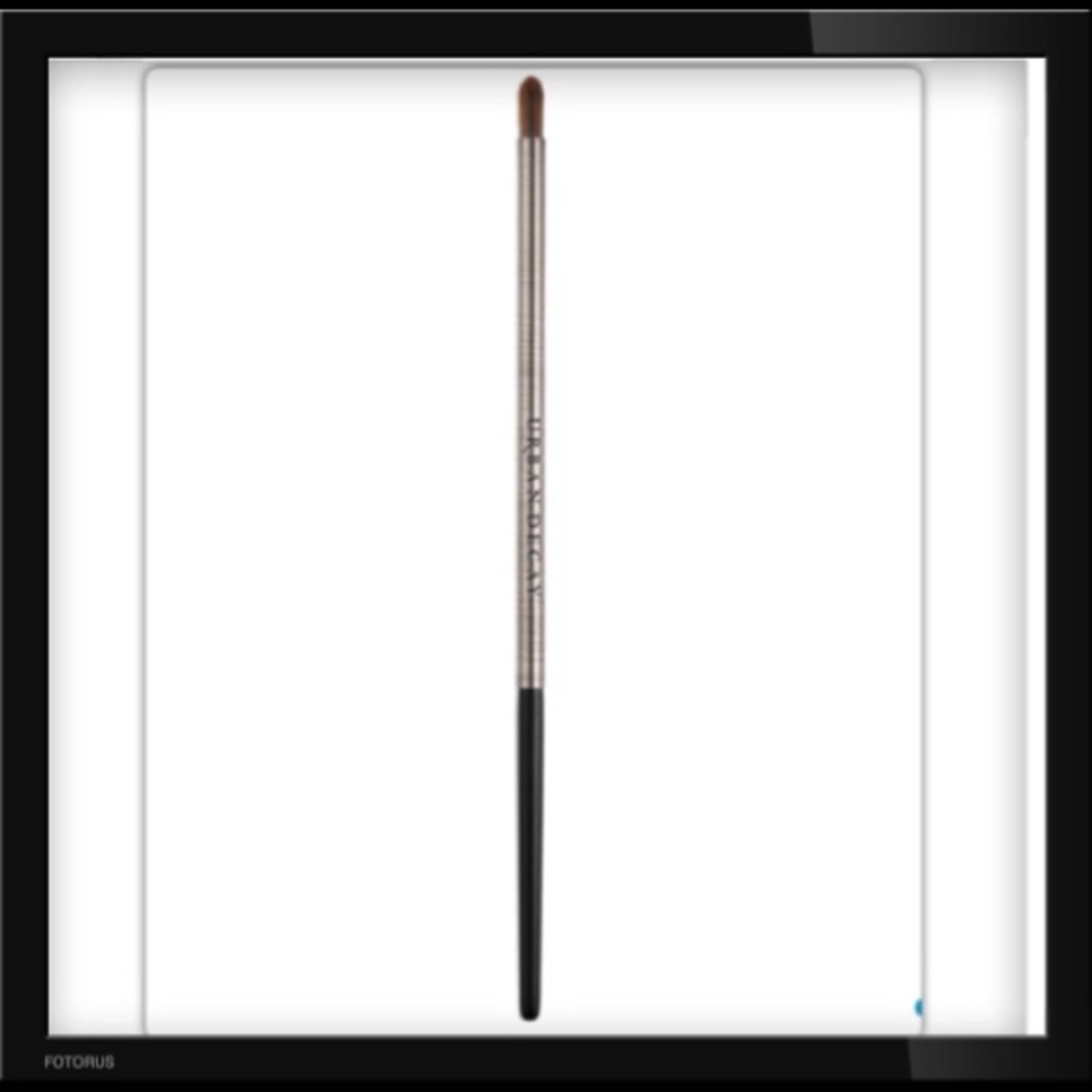 Urban Decay Pro Flat Eyeshadow Brush
